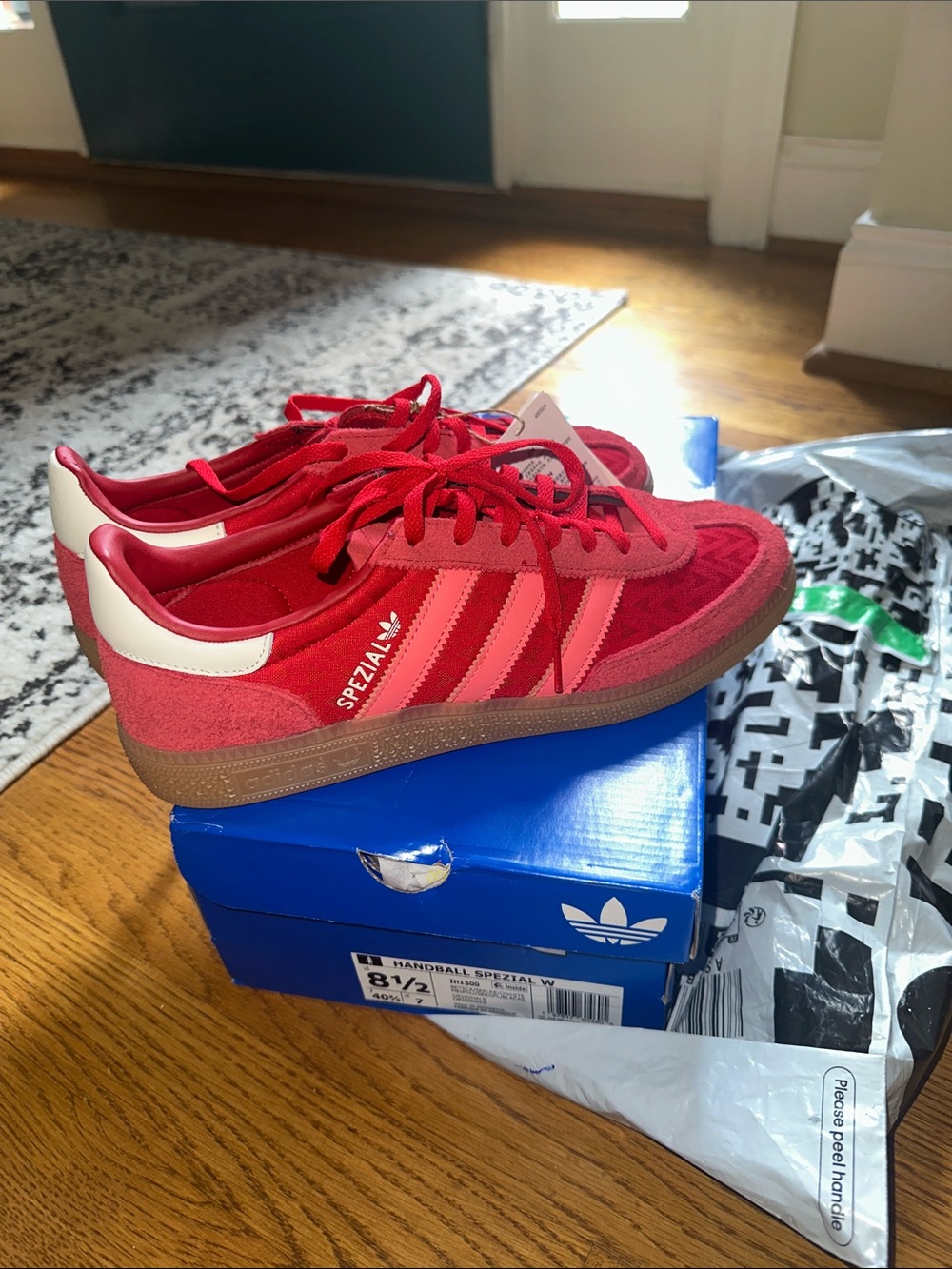 NWT red/pink adidas Spezial women’s 8.5 (10)